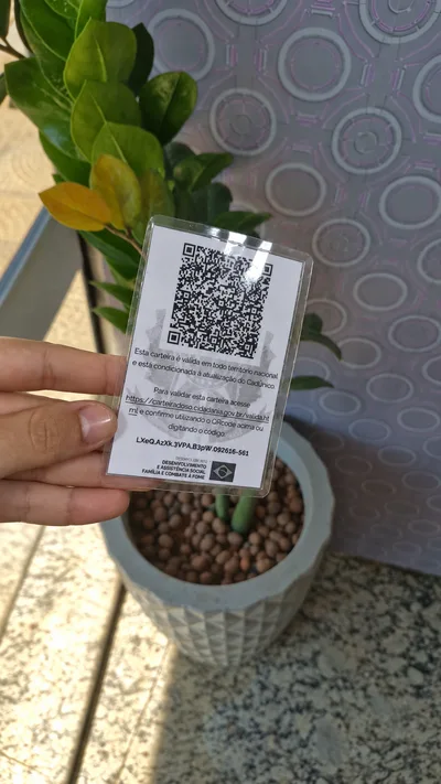 Documento plastificado, protegido do tempo e do manuseio