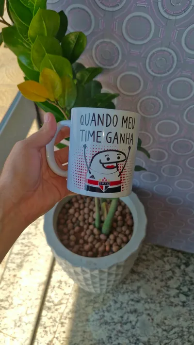 Caneca personalizada feita no balcão
