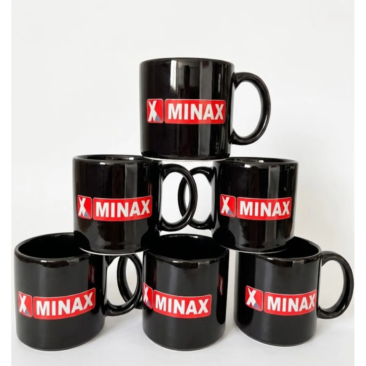 Caneca de Cerâmica 330ml Preta personalizada com logo